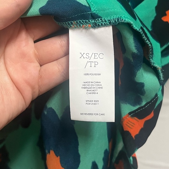 CABI #5023 Rita Animal Print Oversized Blouse Size XS (fits like a Large) - Picture 4 of 8